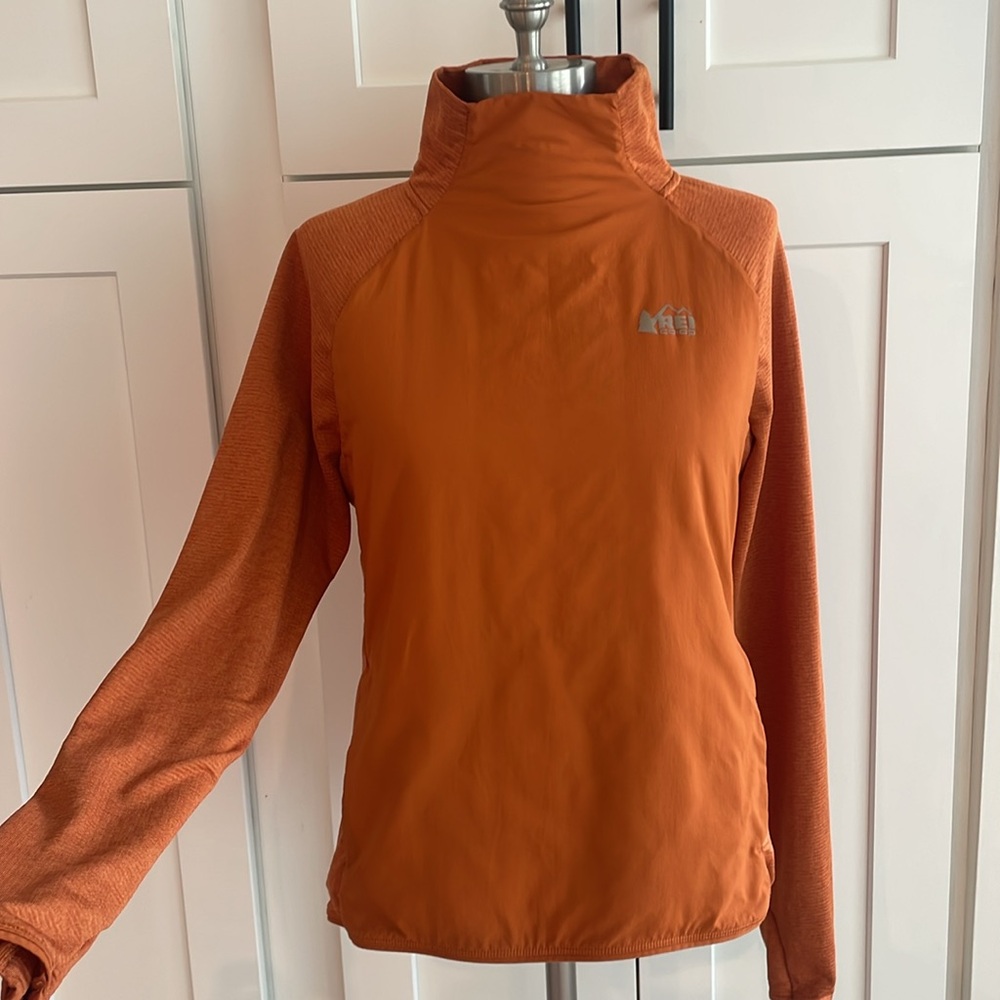REI Active Pursuits Insulated Pullover medium Outdoor Hiking Camping Sweater